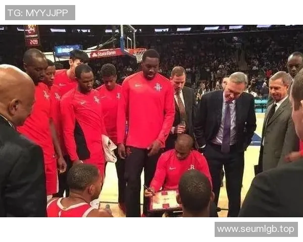 冲突升级！保罗与教练发生激烈争执