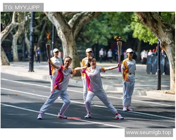 亚运会火炬接力开启，中国运动员担任首棒火炬手