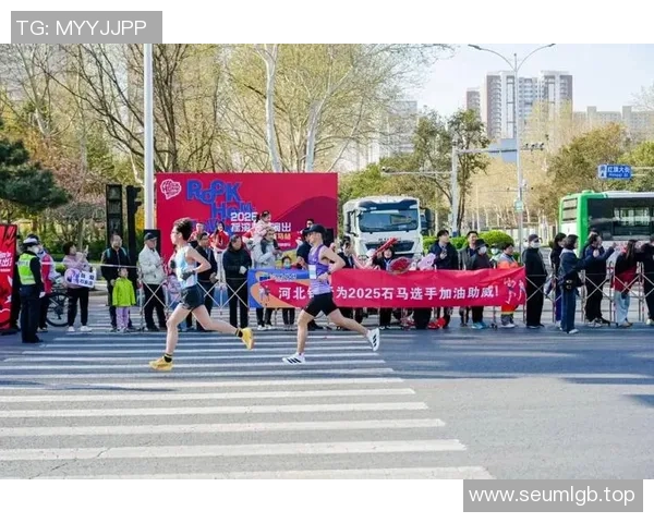 中国马拉松赛再创参赛人数新纪录 吸引万千跑者热情参与赛事盛况